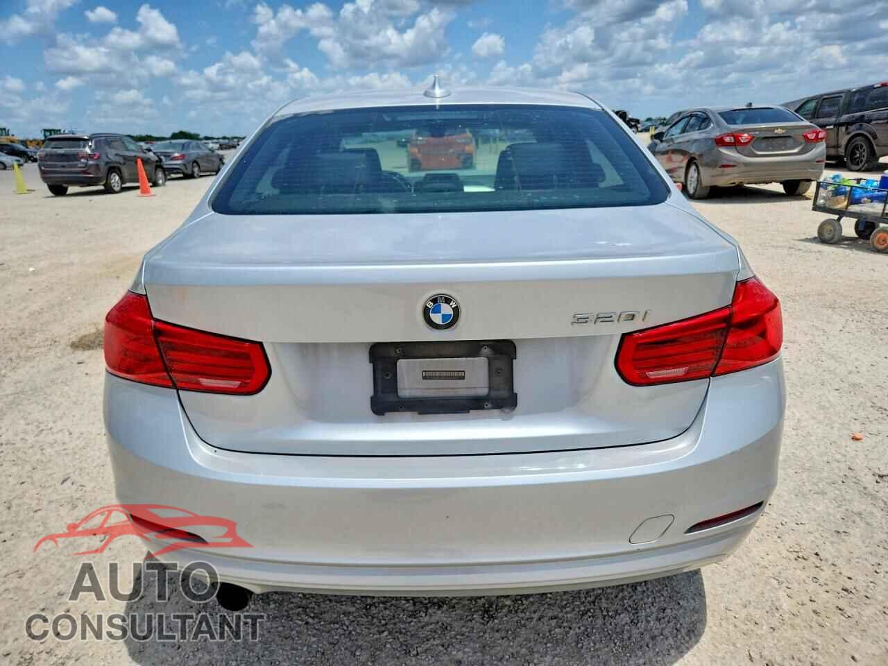 BMW 3 SERIES 2016 - WBA8E1G59GNU12245
