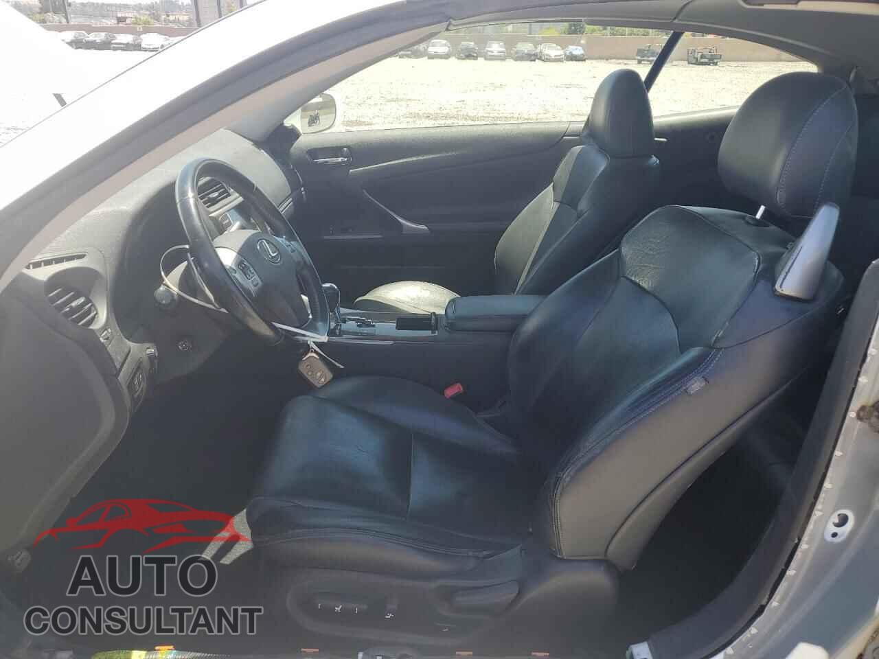 LEXUS IS 2012 - JTHFF2C28C2525106