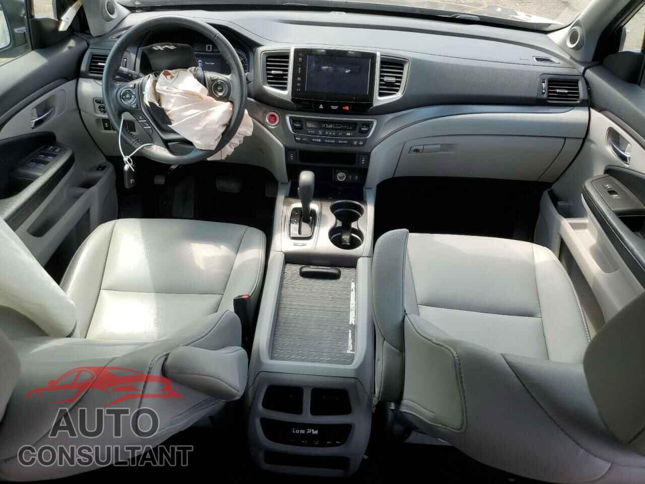 HONDA PILOT 2018 - 5FNYF6H51JB005201