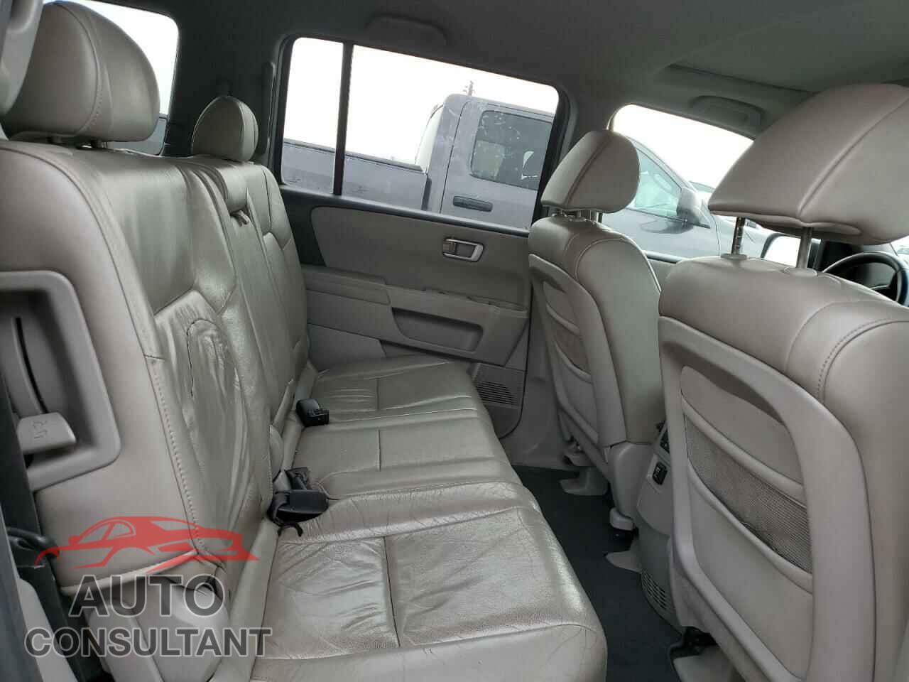 HONDA PILOT 2011 - 5FNYF4H53BB501669