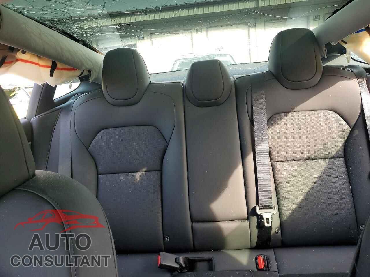 TESLA MODEL 3 2024 - 5YJ3E1EA5RF868936