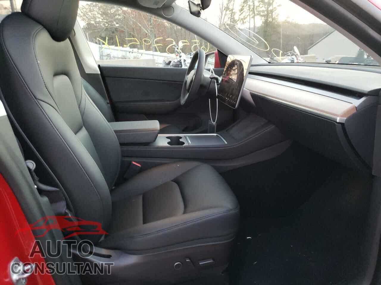 TESLA MODEL Y 2021 - 5YJYGAEE6MF185073