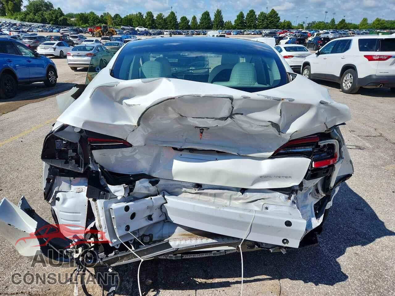 TESLA UNKNOWN 2022 - 5YJ3E1EB0NF349165