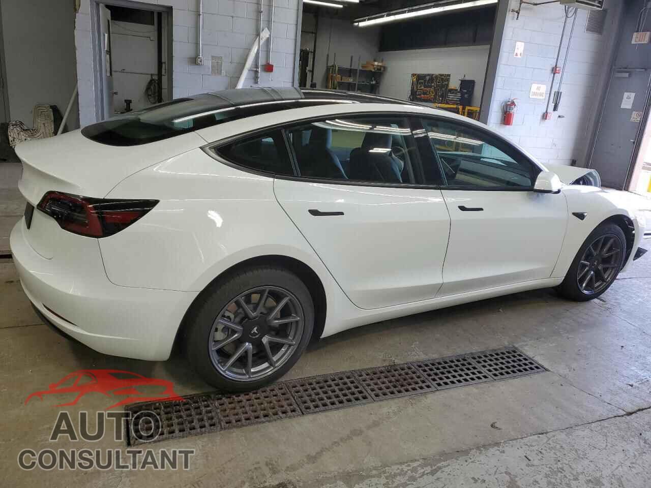 TESLA MODEL 3 2023 - 5YJ3E1EA0PF606982