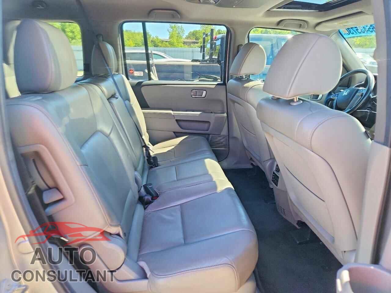 HONDA PILOT 2012 - 5FNYF4H61CB021480