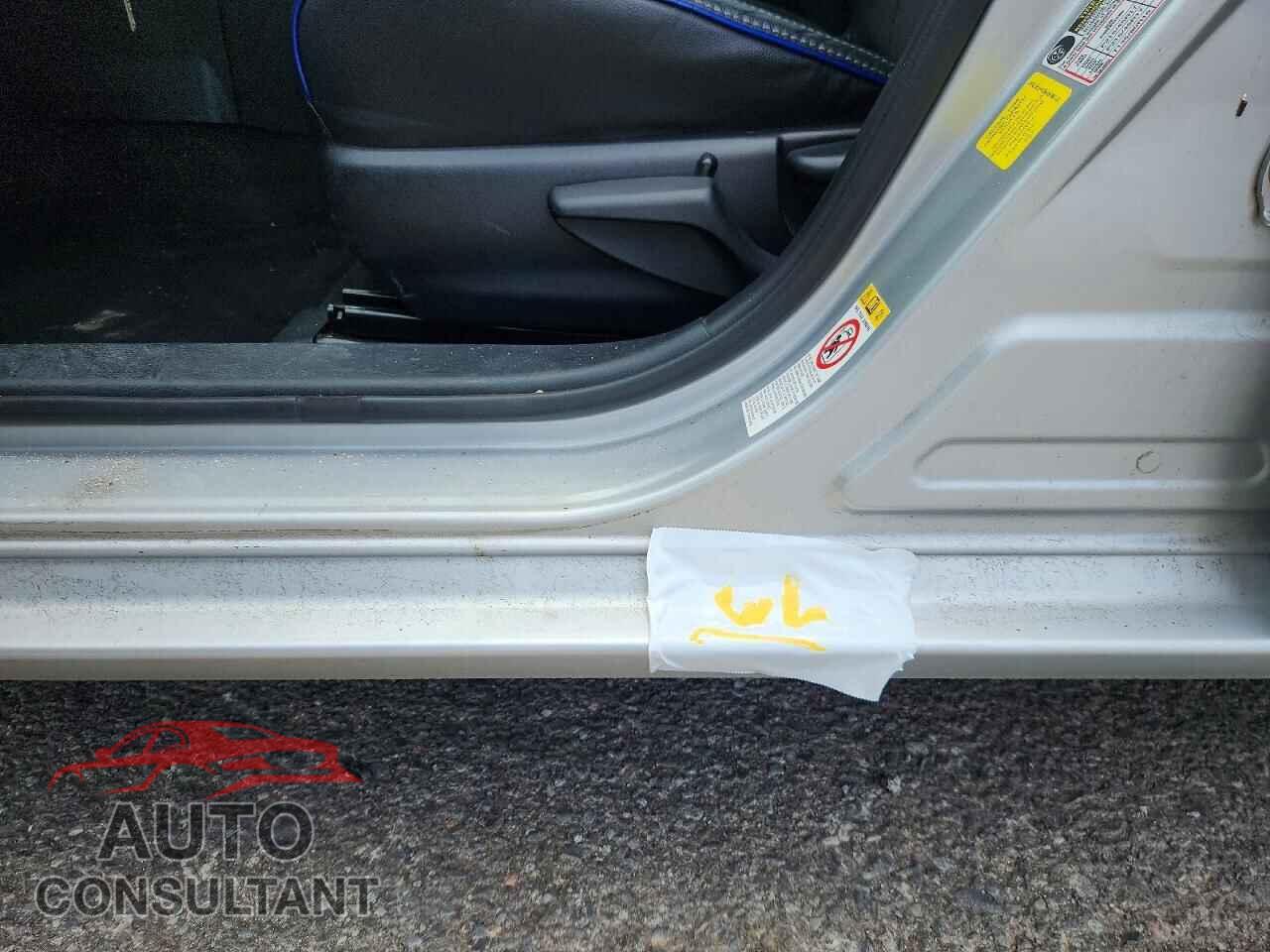 TOYOTA COROLLA 2017 - 2T1BURHEXHC870941