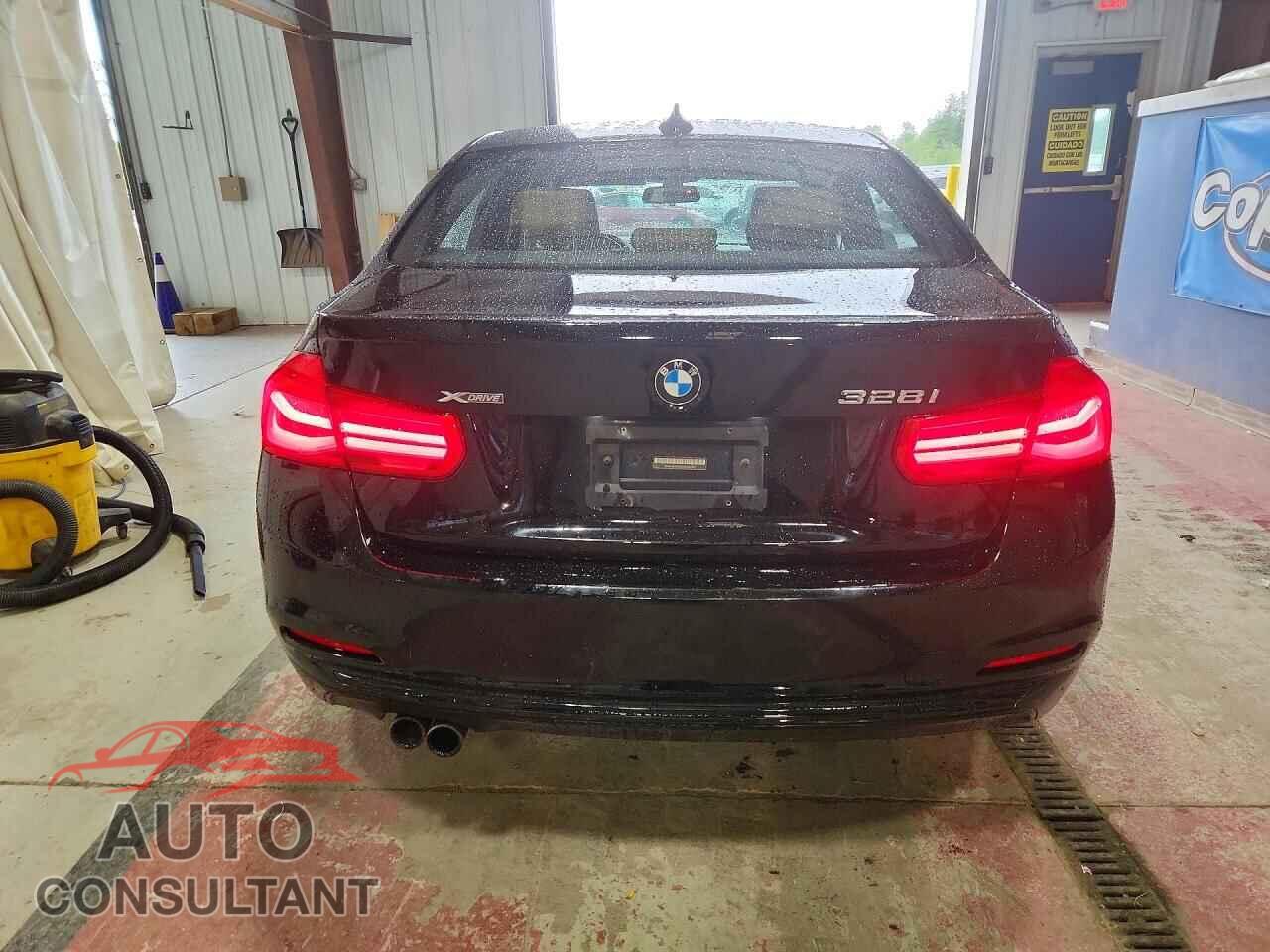 BMW 3 SERIES 2016 - WBA8E3G51GNU04393