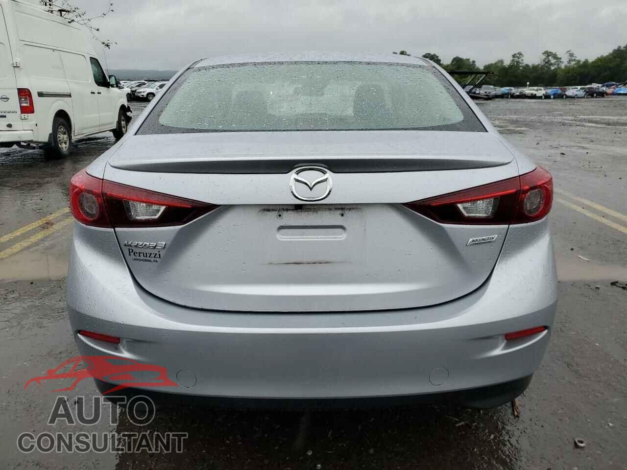 MAZDA 3 2018 - 3MZBN1V37JM242542