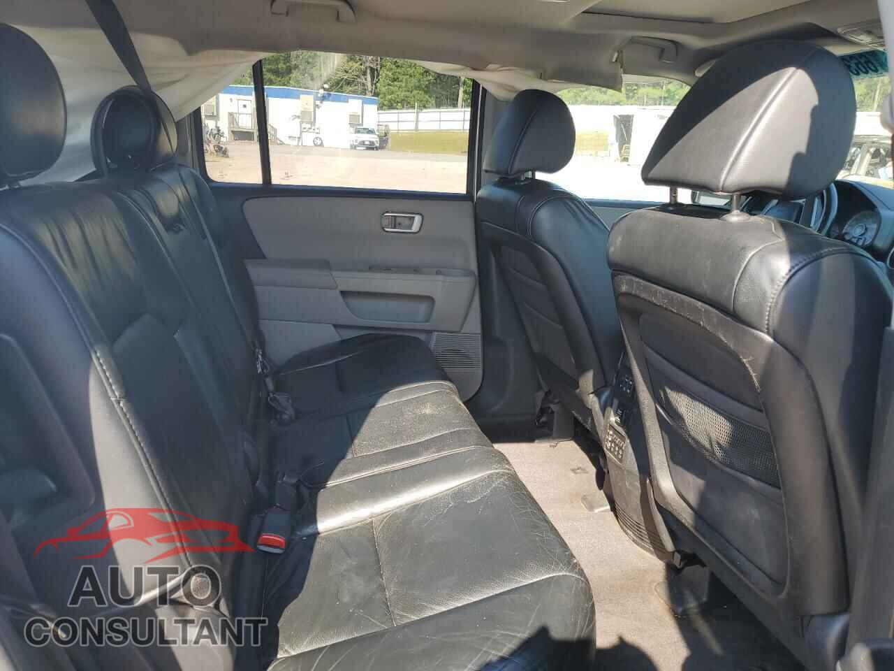 HONDA PILOT 2011 - 5FNYF4H67BB067331