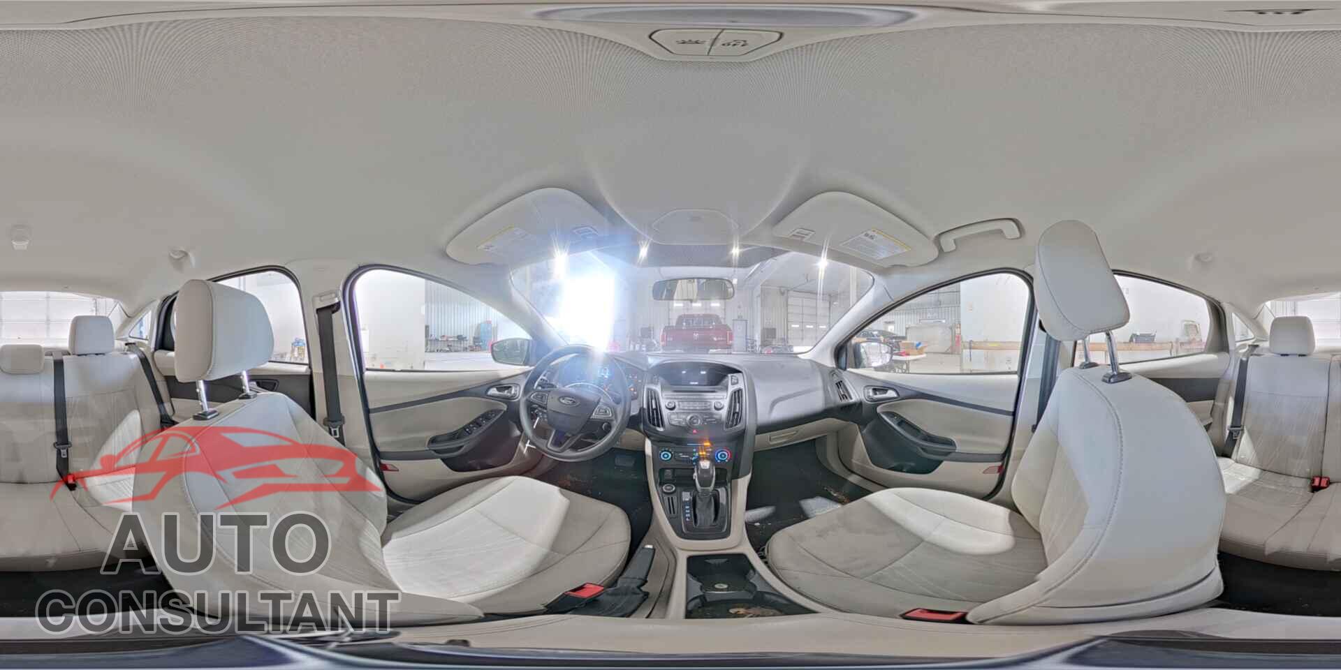 FORD FOCUS 2015 - 1FADP3F29FL217566