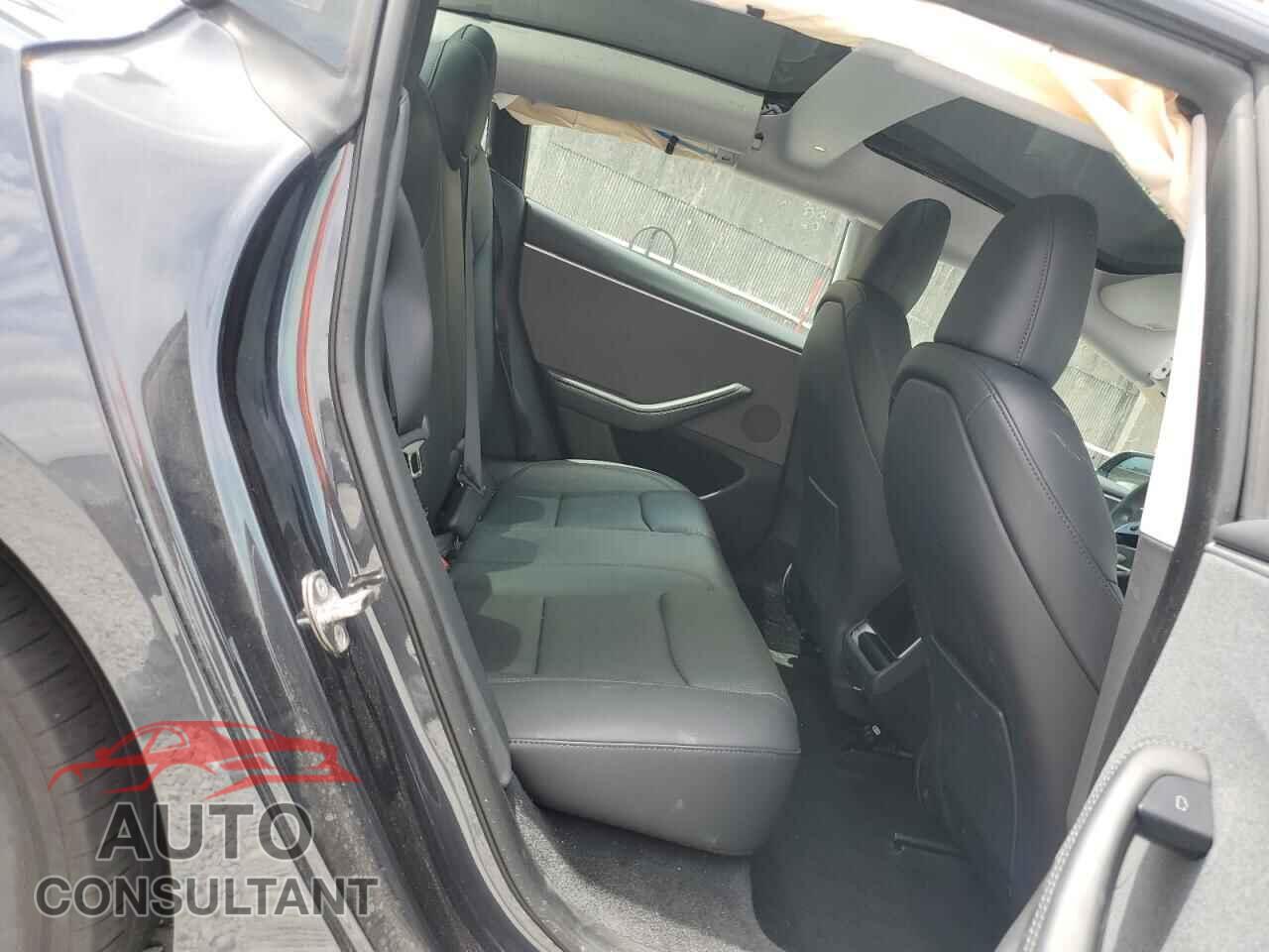 TESLA MODEL 3 2024 - 5YJ3E1EA4RF717926
