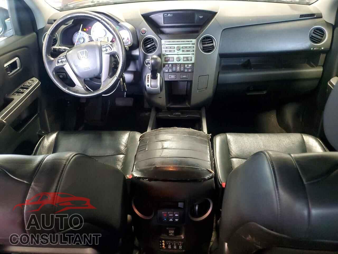 HONDA PILOT 2011 - 5FNYF4H64BB008057