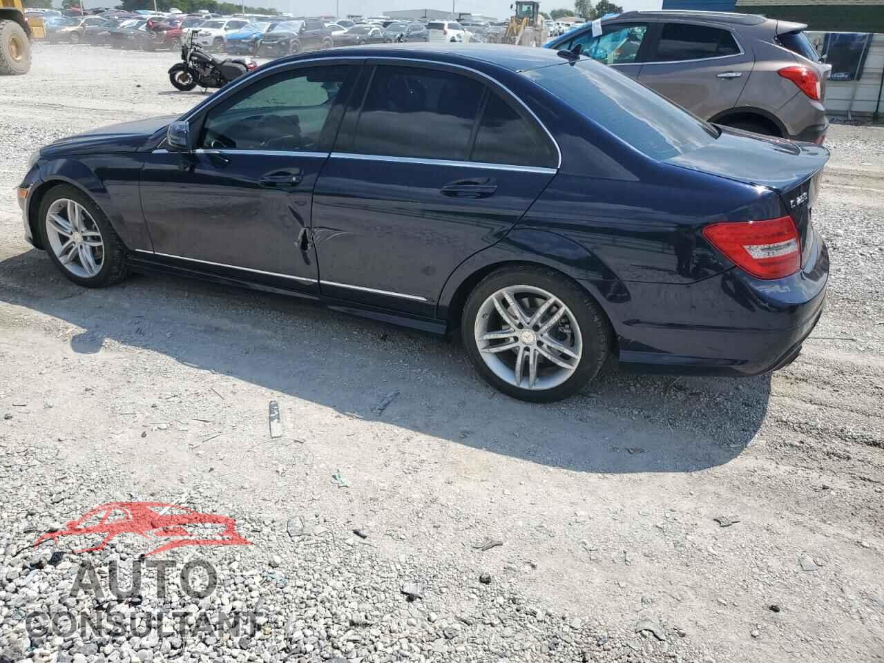 MERCEDES-BENZ C-CLASS 2013 - WDDGF4HB3DR296505