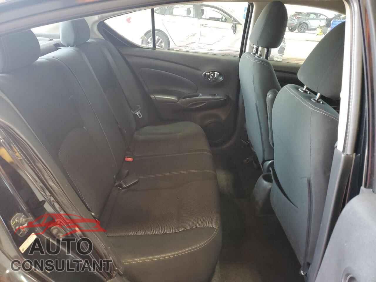 NISSAN VERSA 2017 - 3N1CN7AP3HL803132