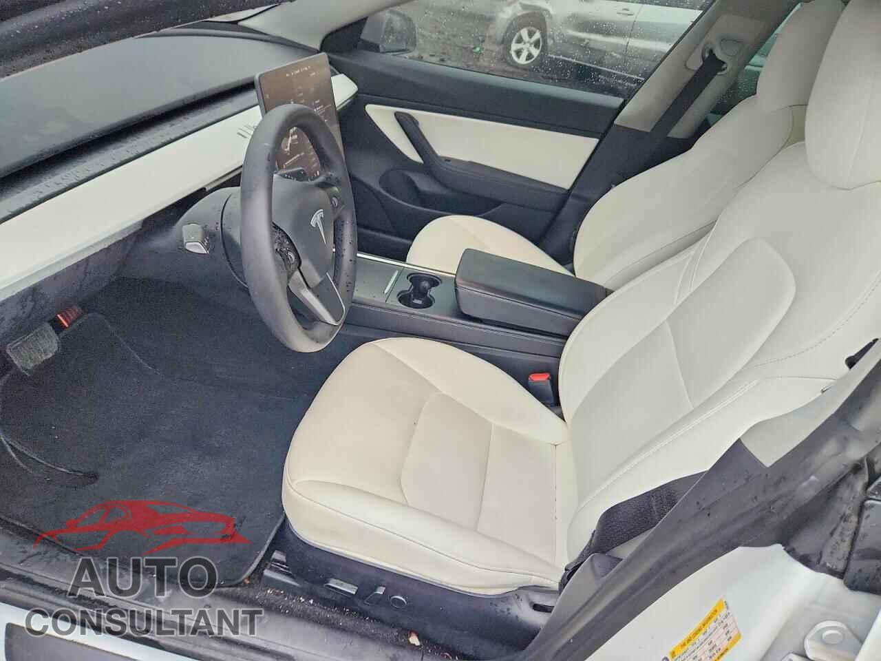 TESLA MODEL 3 2021 - 5YJ3E1EB4MF858593