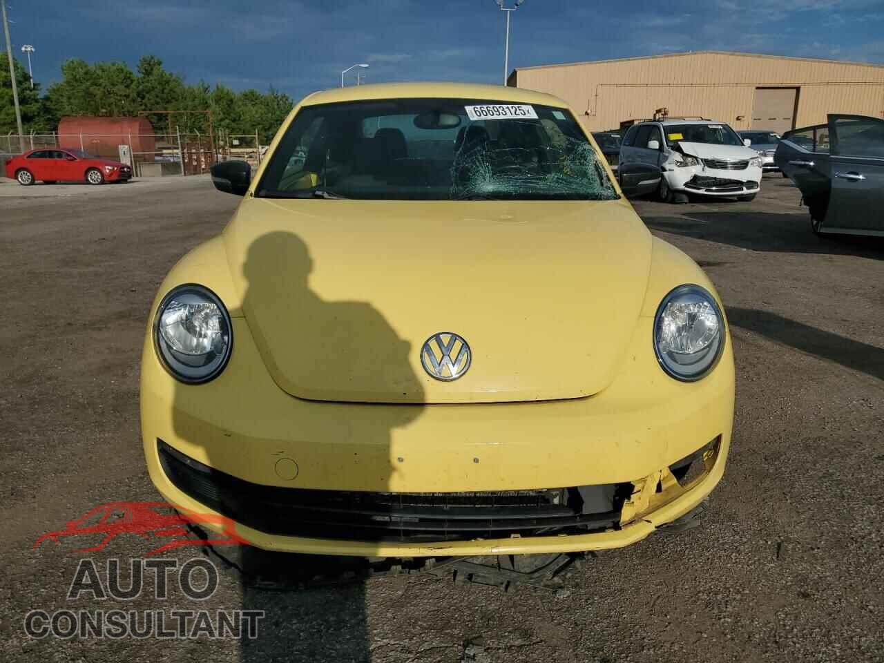 VOLKSWAGEN BEETLE 2012 - 3VWJP7AT2CM606545