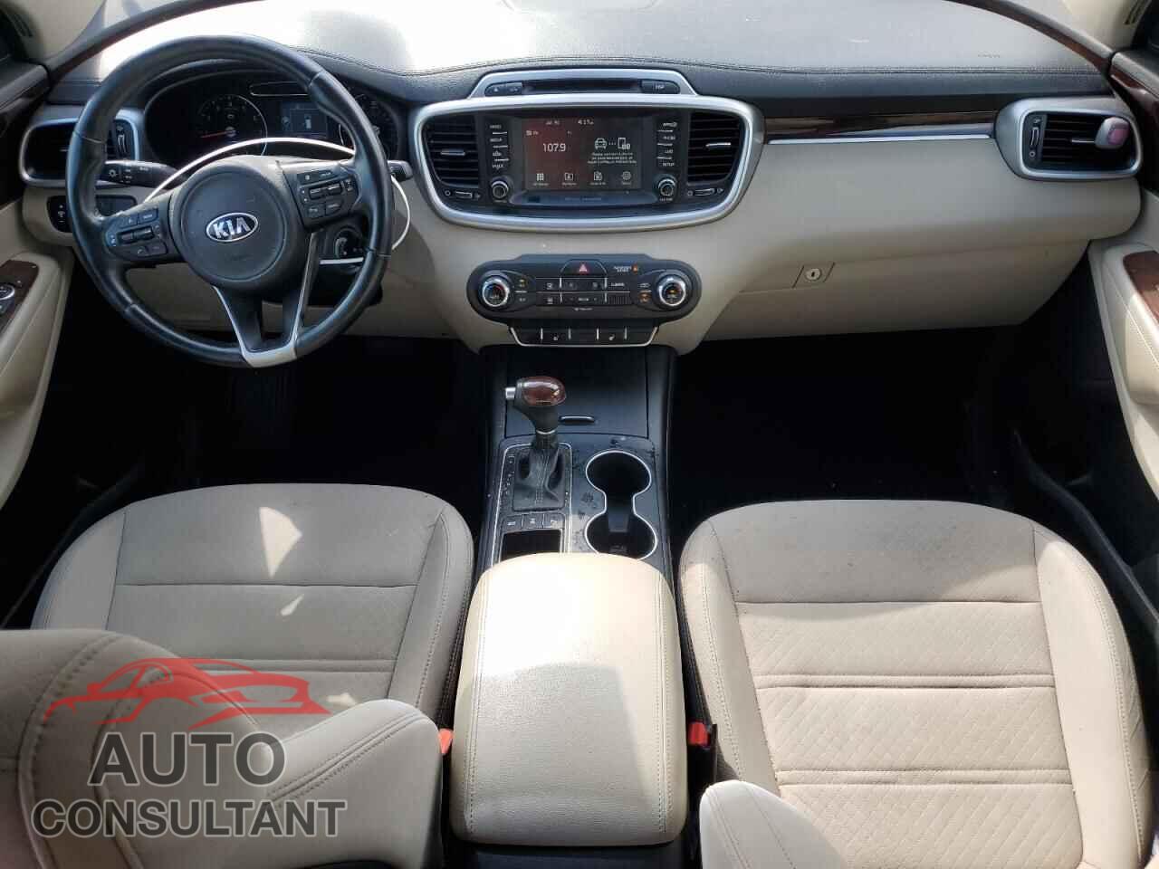 KIA SORENTO 2017 - 5XYPGDA32HG249206