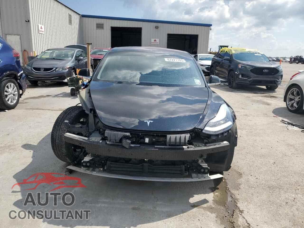 TESLA MODEL 3 2018 - 5YJ3E1EB7JF109377