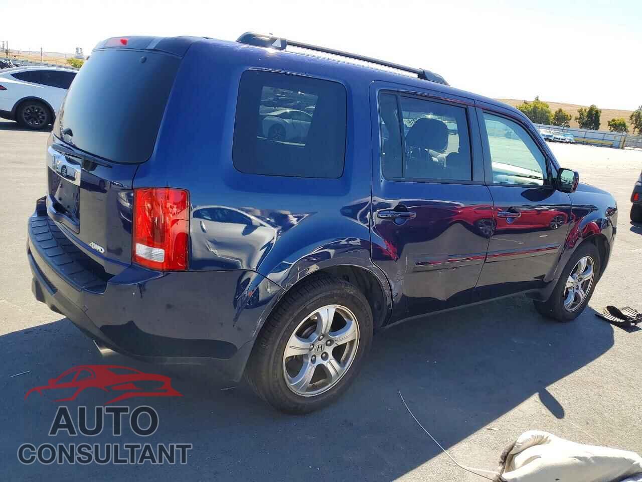HONDA PILOT 2013 - 5FNYF4H48DB007284