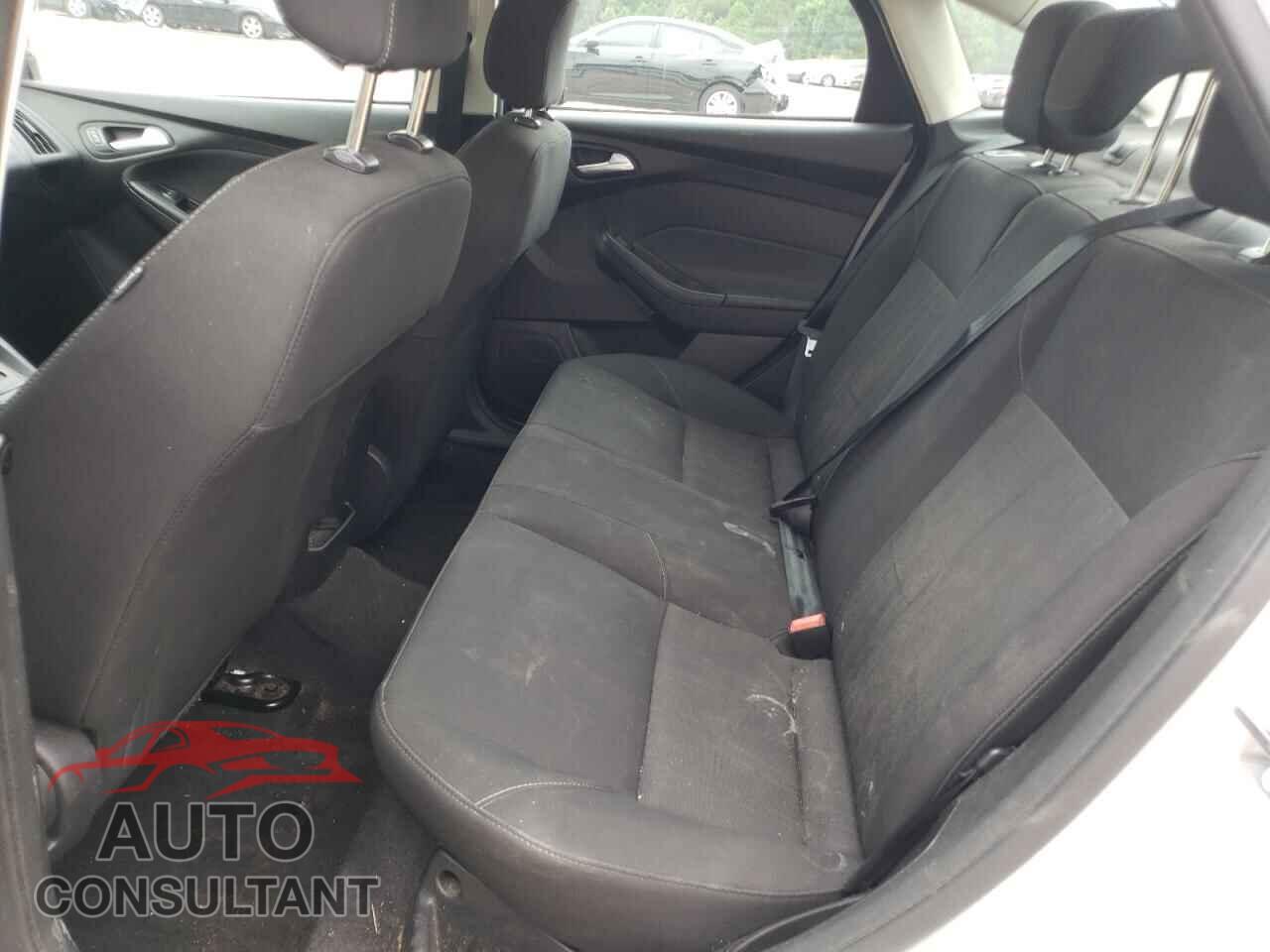 FORD FOCUS 2018 - 1FADP3F25JL203320