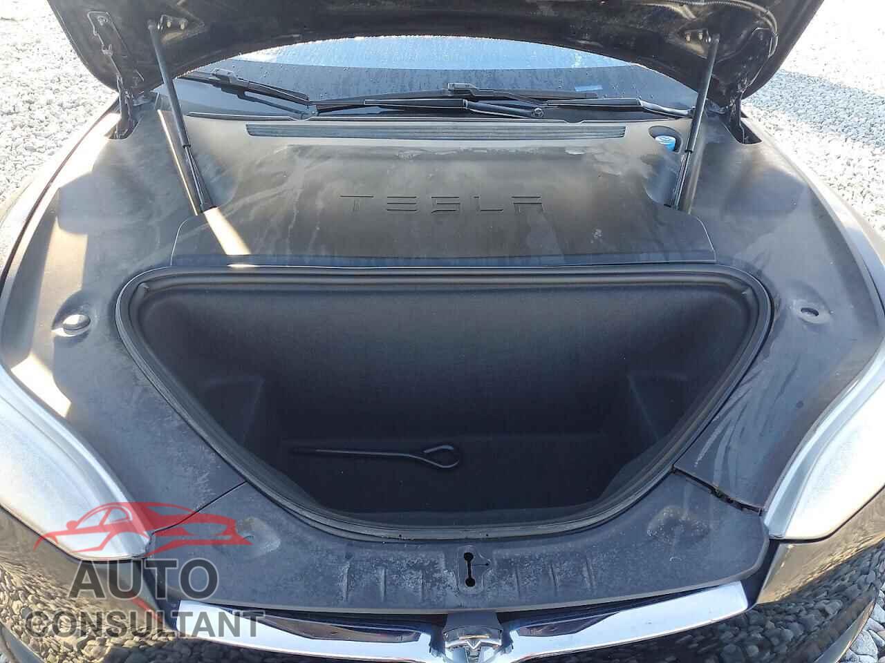 TESLA MODEL S 2018 - 5YJSA1E25JF293984