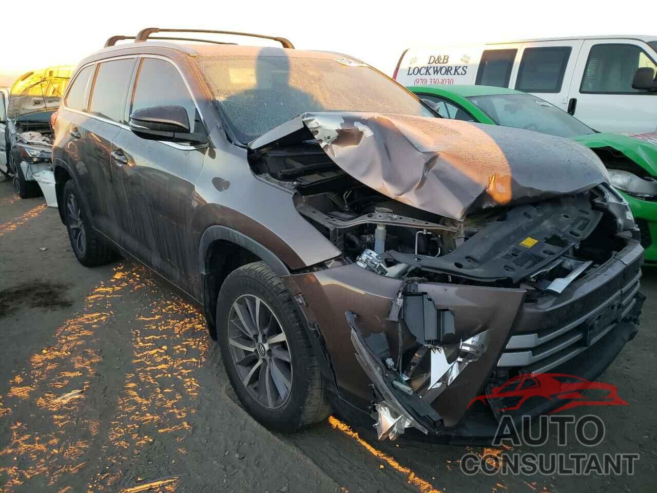 TOYOTA HIGHLANDER 2018 - 5TDJZRFH8JS829151