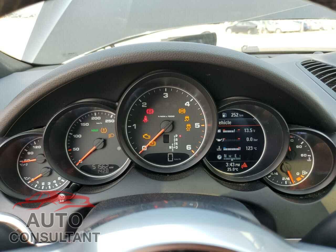 PORSCHE CAYENNE 2016 - WP1AF2A28GKA40838
