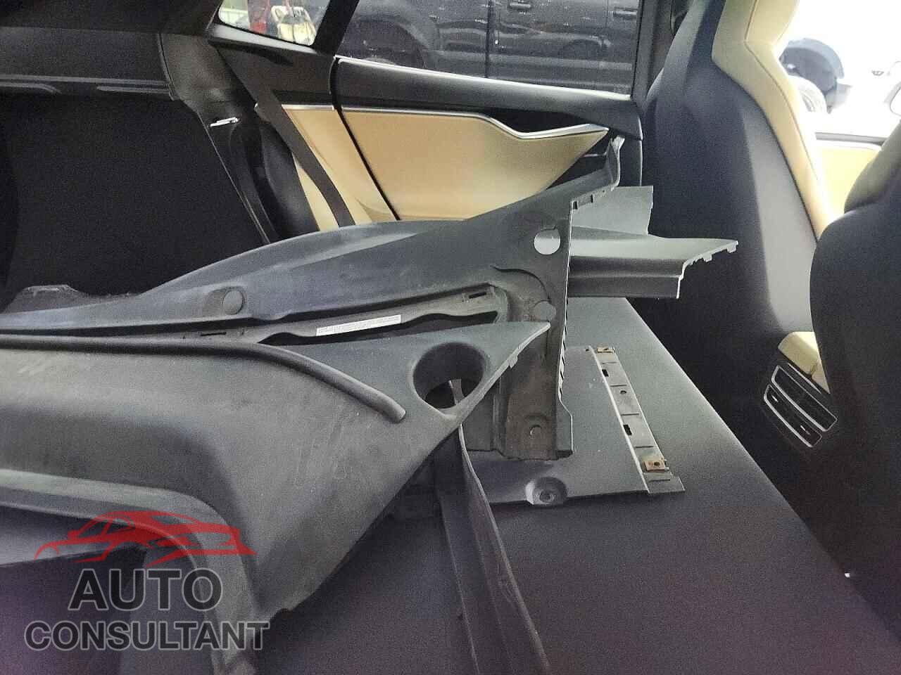 TESLA MODEL S 2015 - 5YJSA1H20FFP57069