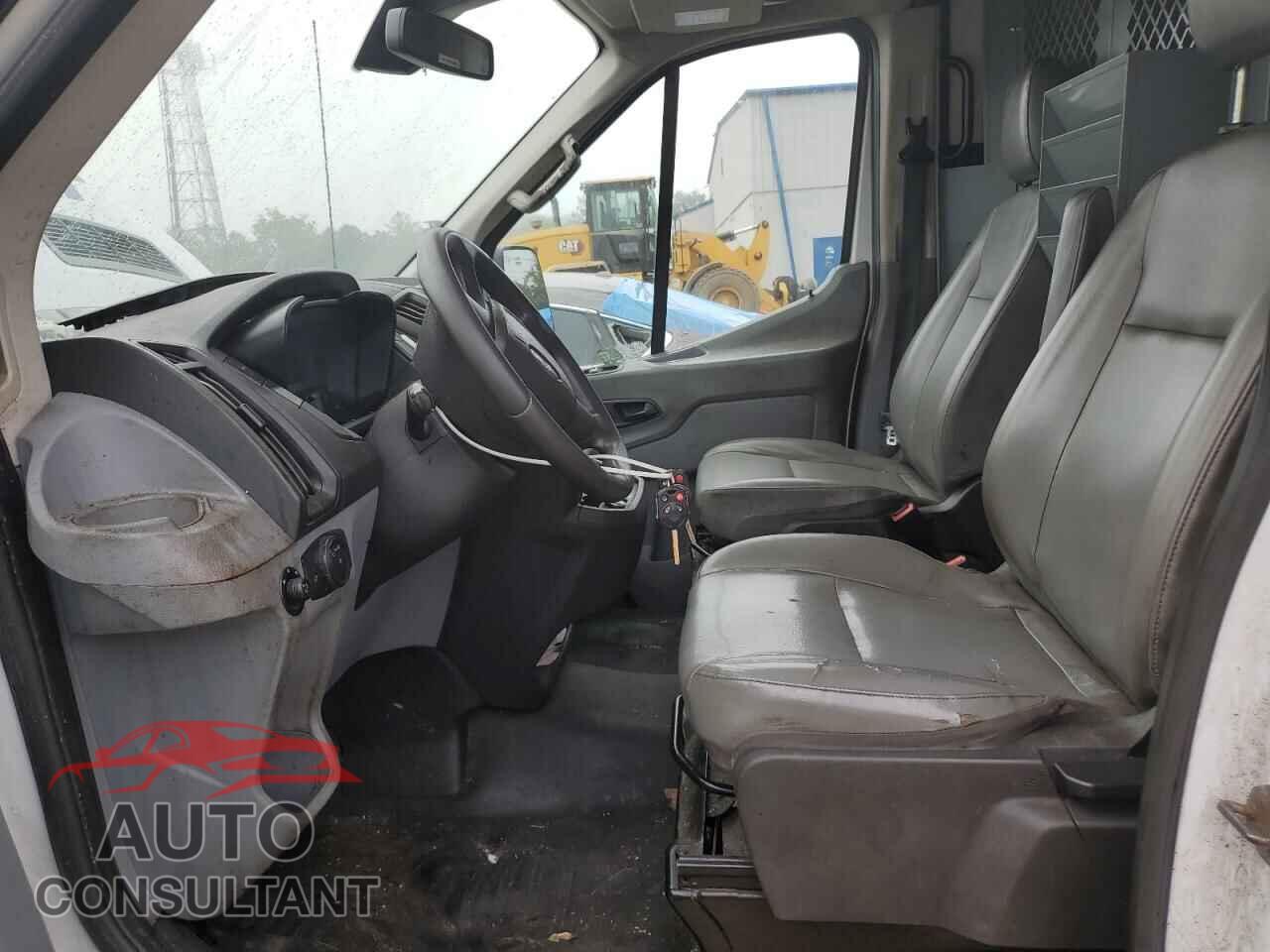 FORD TRANSIT 2018 - 1FTYR2CM4JKB02233