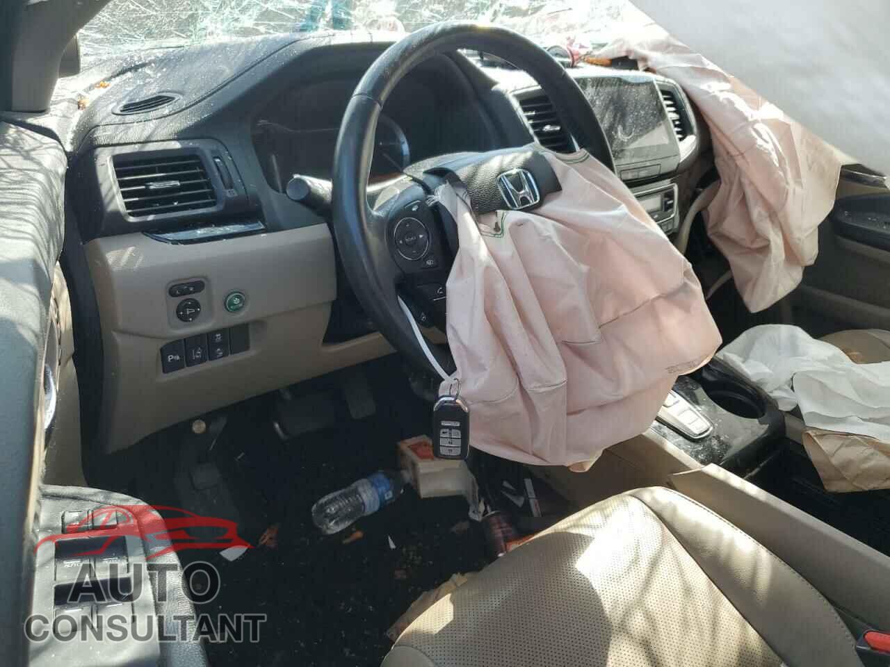 HONDA PILOT 2017 - 5FNYF6H05HB022081