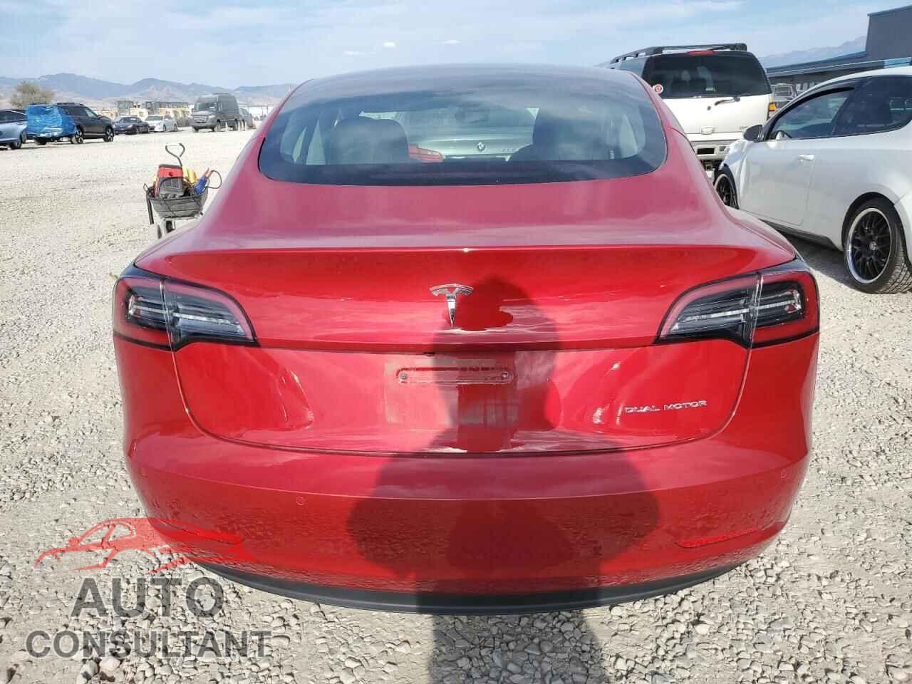 TESLA MODEL 3 2021 - 5YJ3E1EB0MF049382