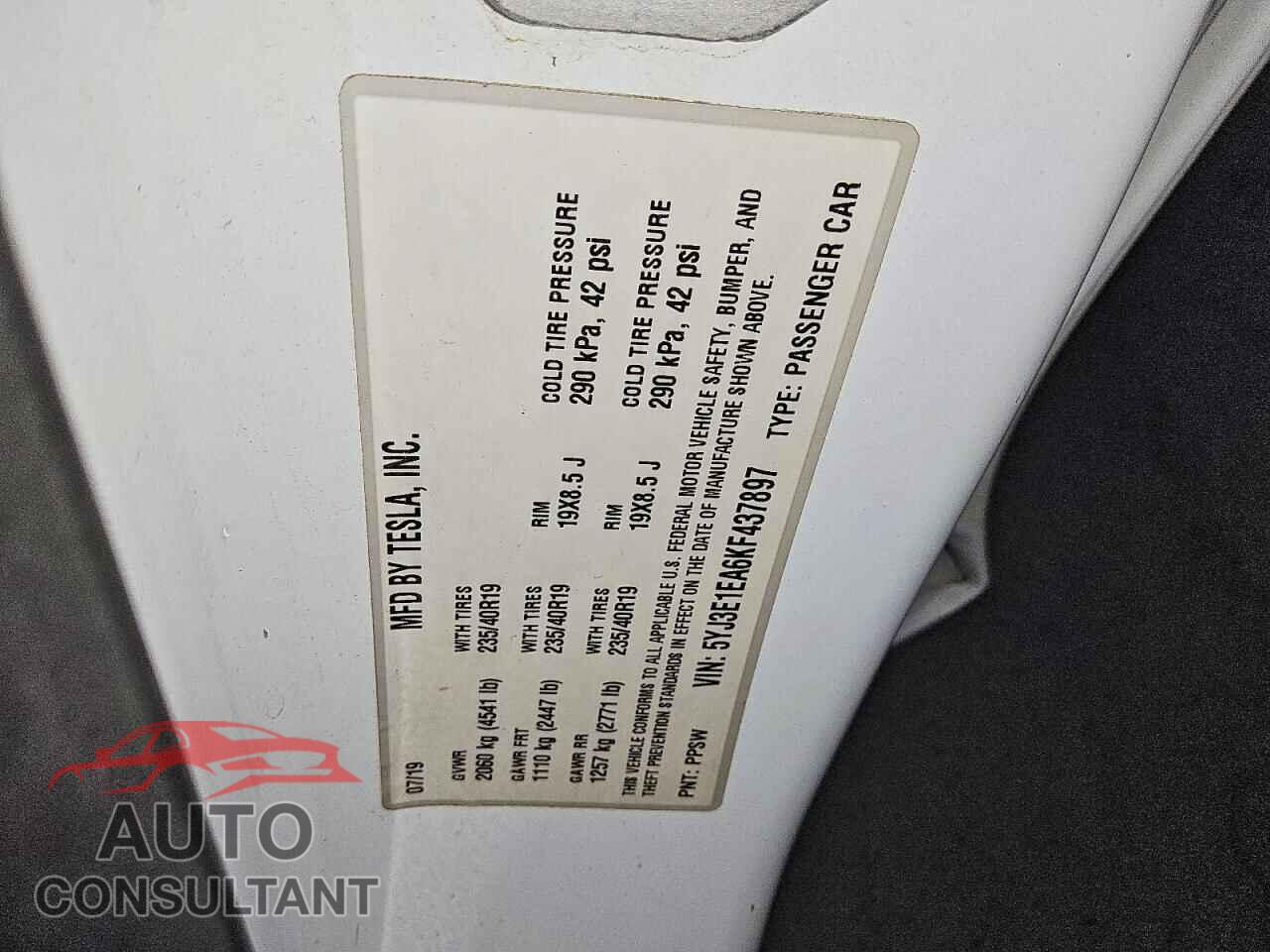 TESLA MODEL 3 2019 - 5YJ3E1EA6KF437897