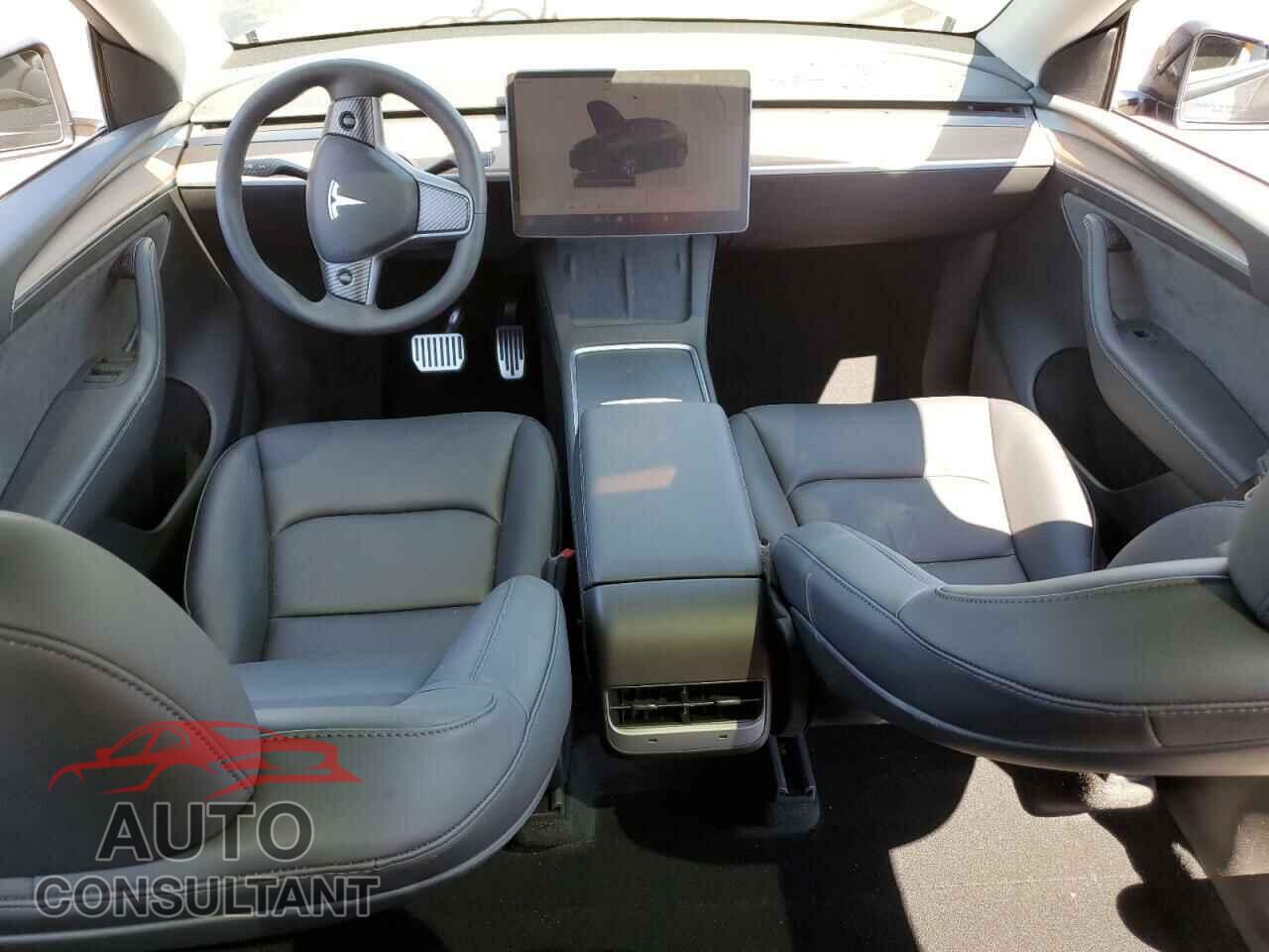 TESLA MODEL Y 2024 - 7SAYGDEEXRF032174