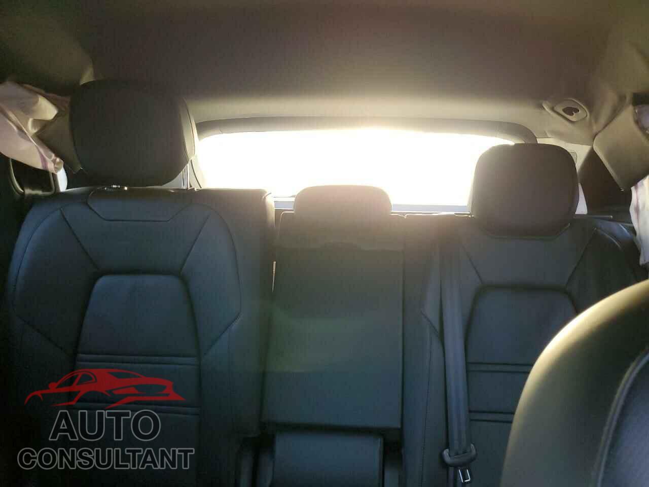 PORSCHE CAYENNE 2024 - WP1AA2AY4RDA10228