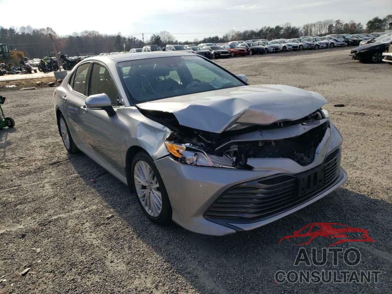 TOYOTA CAMRY 2018 - 4T1B11HKXJU128432
