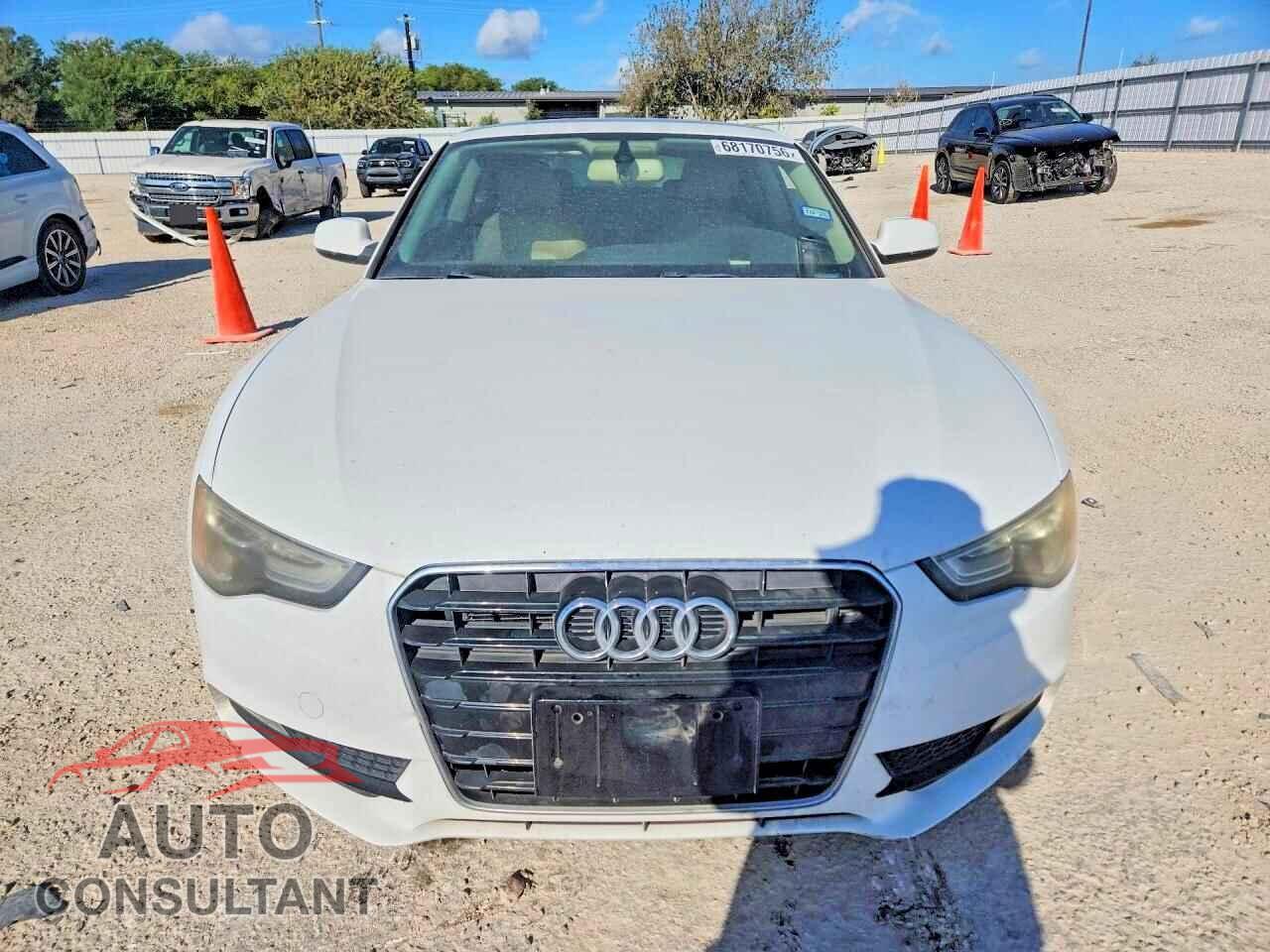 AUDI A5 2013 - WAULFAFR2DA002370