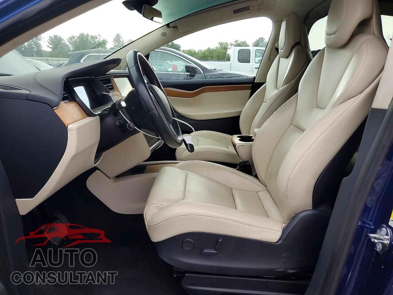 TESLA MODEL X 2019 - 5YJXCAE27KF153453