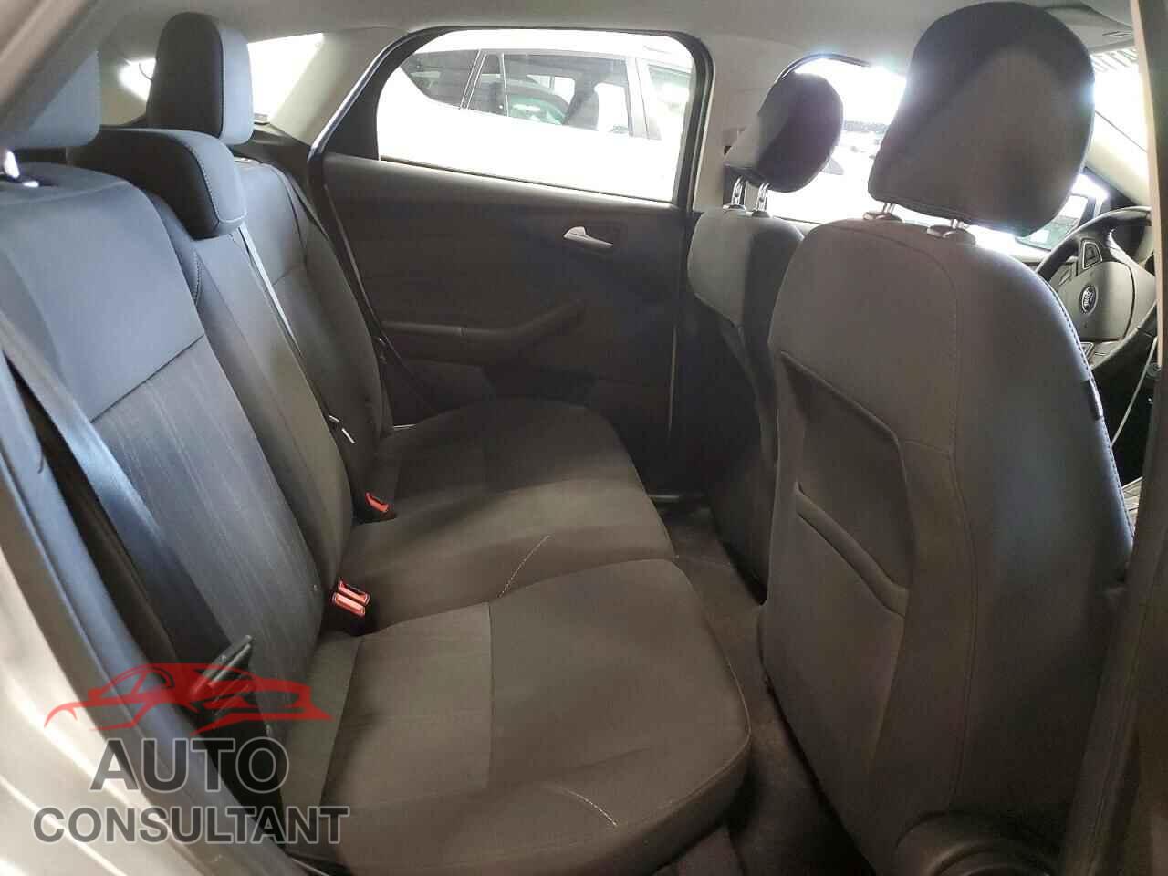 FORD FOCUS 2016 - 1FADP3K27GL391756