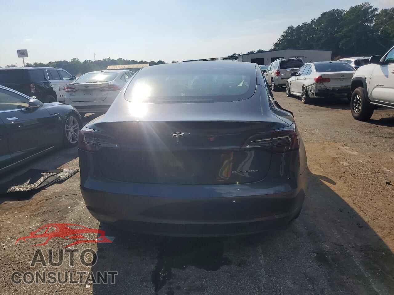 TESLA MODEL 3 2018 - 5YJ3E1EB3JF089709