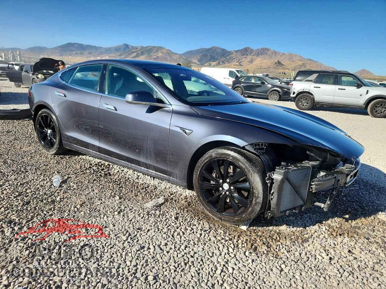 TESLA MODEL S 2017 - 5YJSA1E17HF204322