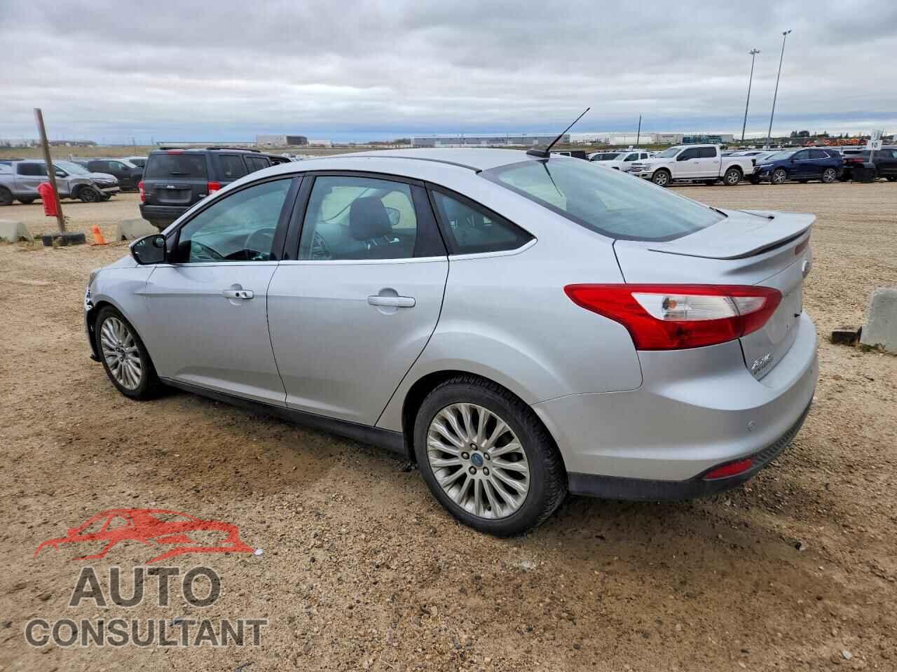 FORD FOCUS 2012 - 1FAHP3J22CL203352