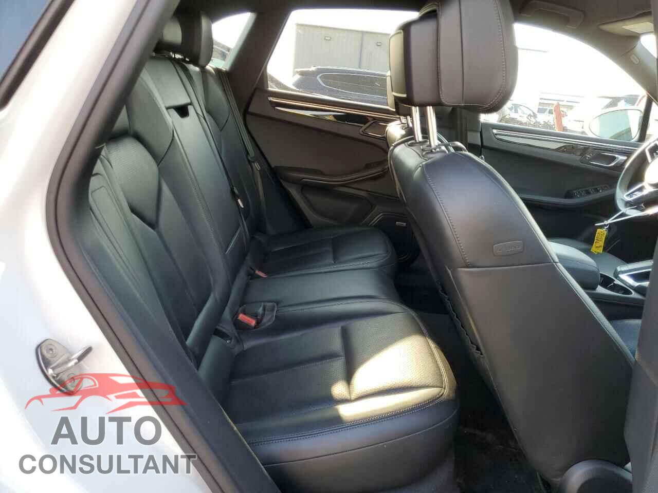 PORSCHE MACAN 2018 - WP1AA2A56JLB06216