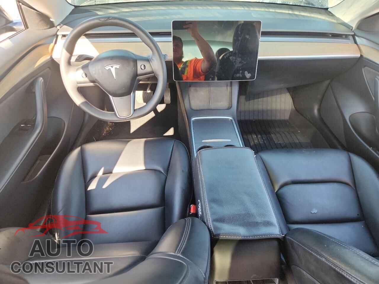 TESLA MODEL 3 2021 - 5YJ3E1EA2MF977282