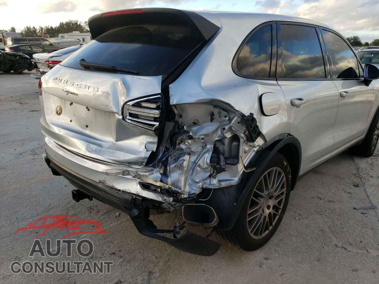 PORSCHE CAYENNE 2016 - WP1AF2A25GKA42157
