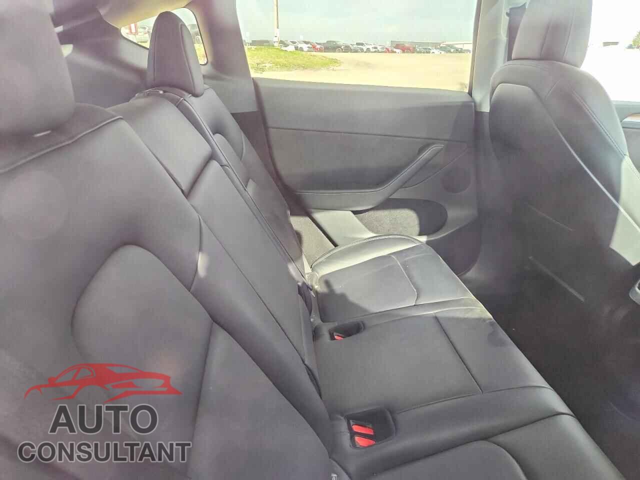 TESLA MODEL Y 2023 - 7SAYGDEE1PF647838