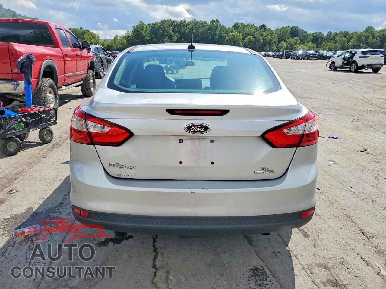 FORD FOCUS 2014 - 1FADP3F2XEL449561