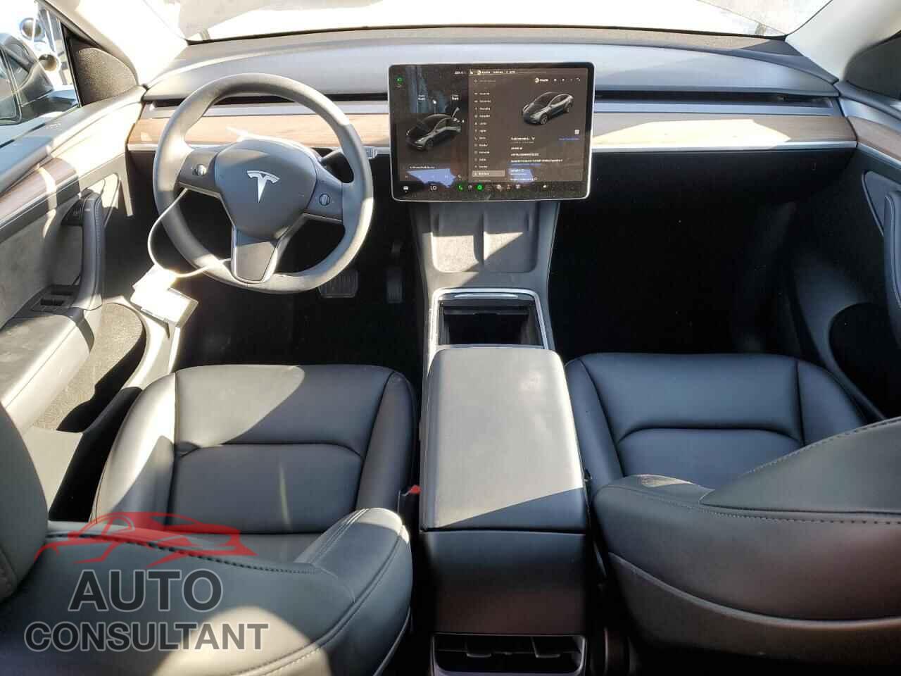 TESLA MODEL Y 2024 - 7SAYGDED4RF123352