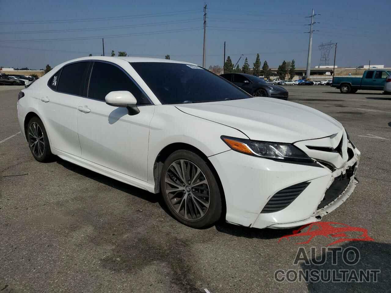 TOYOTA CAMRY 2018 - 4T1B11HK2JU081381