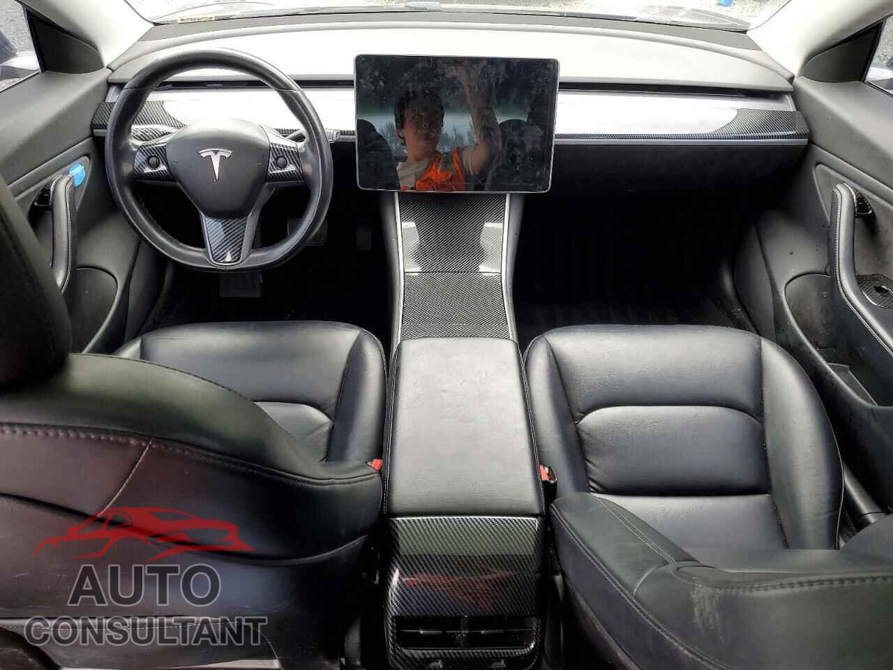 TESLA MODEL 3 2018 - 5YJ3E1EB5JF093681