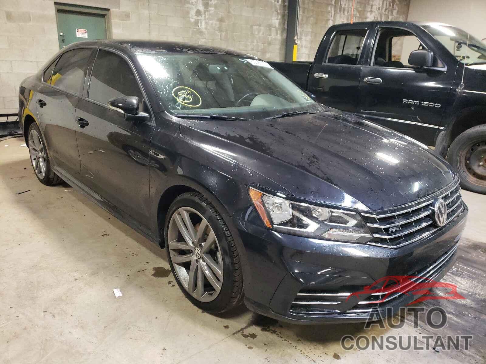VOLKSWAGEN PASSAT 2018 - 1VWAA7A31JC045089